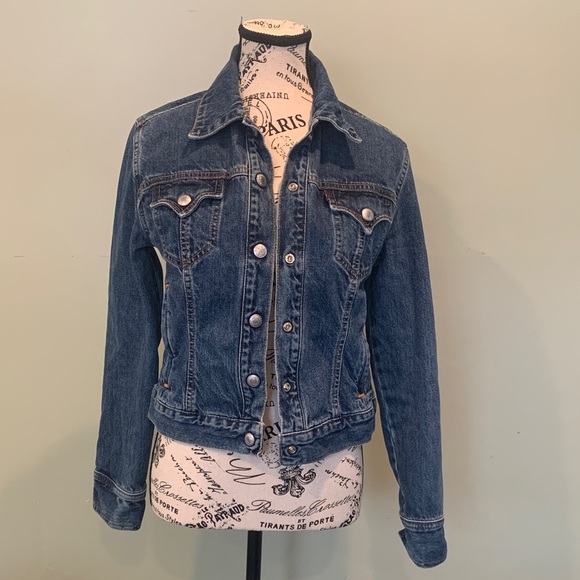 Levi's Jackets & Blazers - Levi’s Women’s Small Mis Weekend Jacket Classic Trucker Blue Jean Denim Jacket